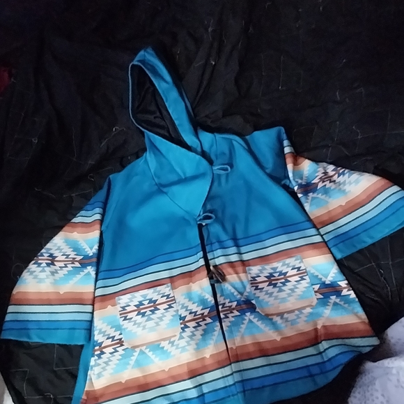 Woman's Aztec coat - Picture 2 of 3